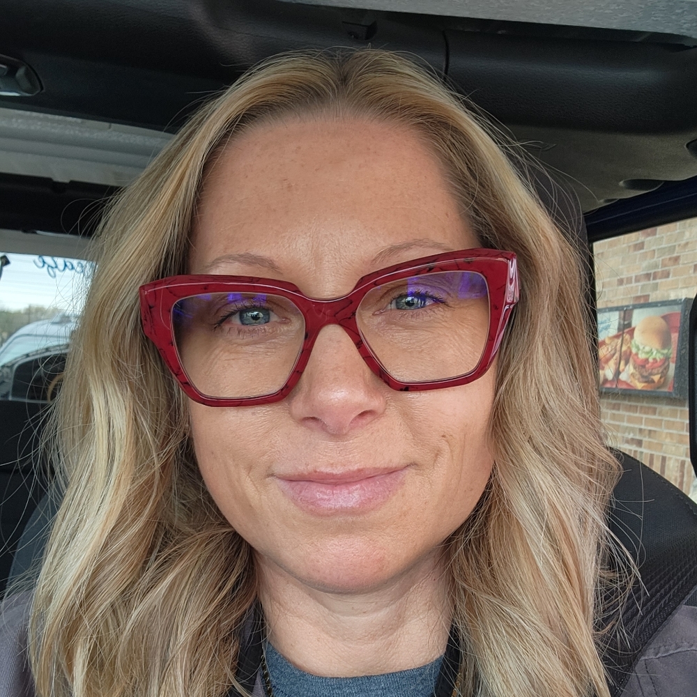 Meet your Posher, April